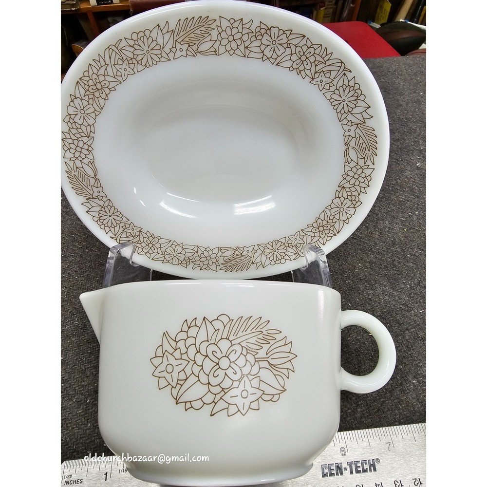 Vintage Pyrex #77-B & 77-U Gravy Boat & Under Plate "Woodland Brown" - Picture 2 of 8